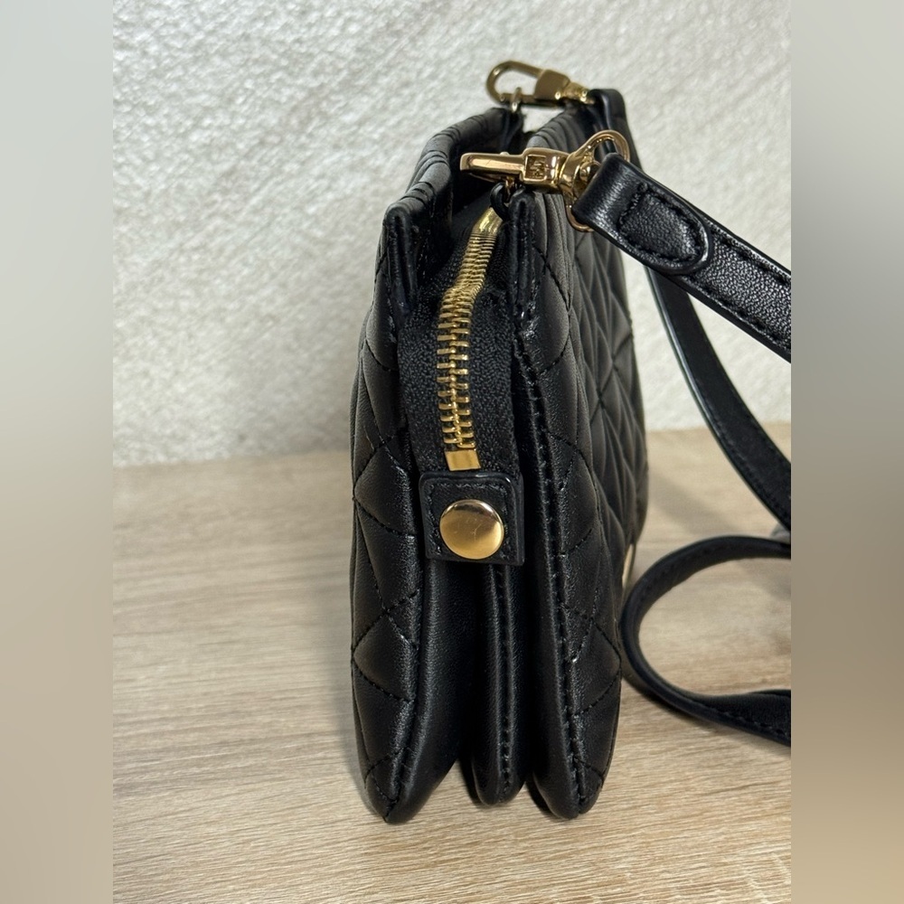 Vince Camuto Doyle Black Leather Quilted Small Crossbody Bag Wristlet Purse - Picture 4 of 11